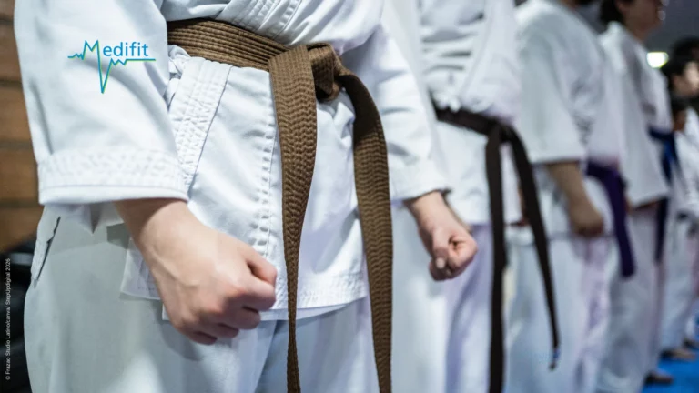 Pratiquants d'arts martiaux et judokas bénéficiant d'un suivi en physiothérapie du sport à Lausanne par Medifit